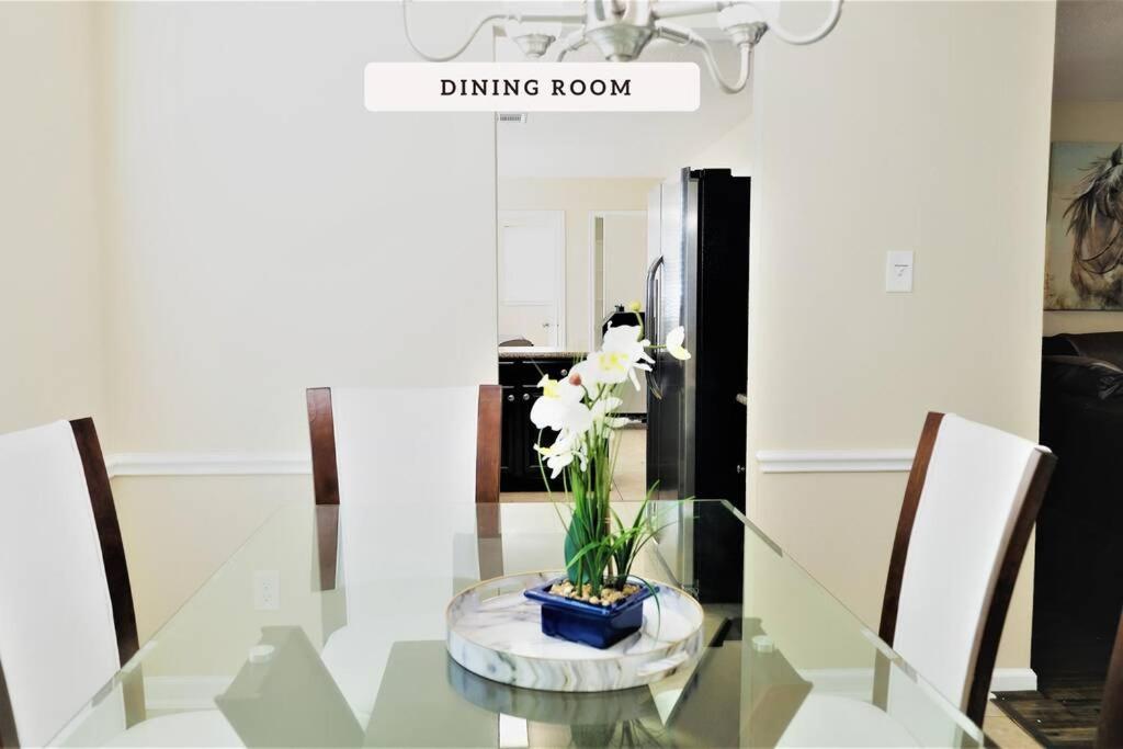 Exceptional, 5 Beds, Near Downtown - Bold Ruler Villa Stafford Bagian luar foto