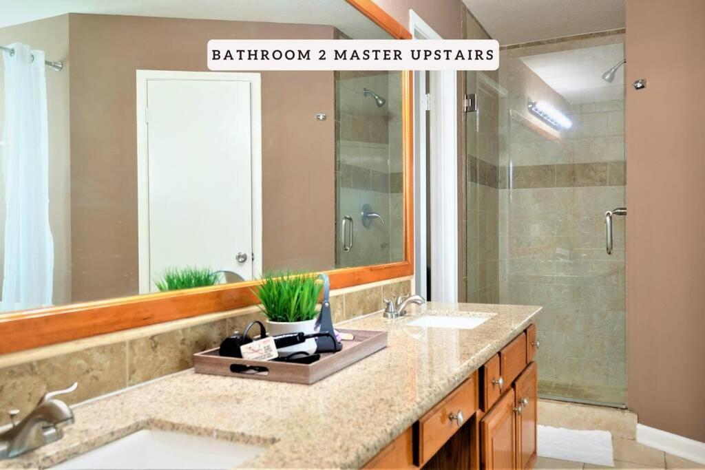 Exceptional, 5 Beds, Near Downtown - Bold Ruler Villa Stafford Bagian luar foto